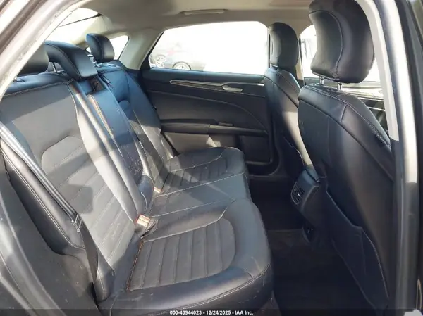 3FA6P0LU6JR211988 2018 FORD FUSION - Image 8