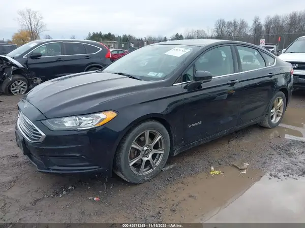 3FA6P0LU6JR235465 2018 FORD FUSION - Image 2