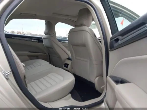 3FA6P0LU6KR101542 2019 FORD FUSION - Image 8