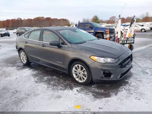 3FA6P0LU6KR117157 2019 FORD FUSION - Image 1