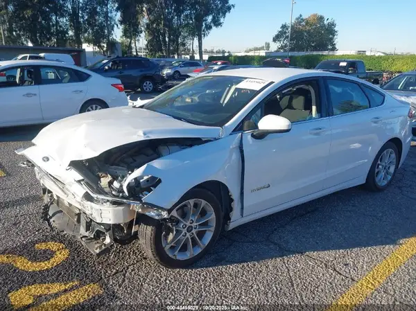 3FA6P0LU6KR134735 2019 FORD FUSION - Image 2