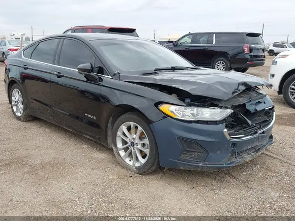 3FA6P0LU6KR143807 2019 FORD FUSION - Image 1
