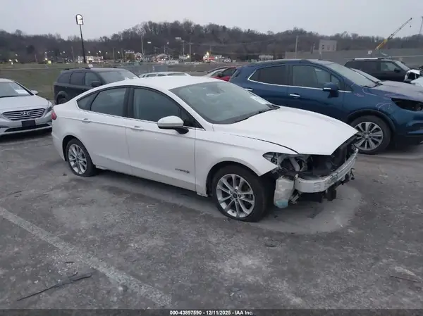 3FA6P0LU6KR153561 2019 FORD FUSION - Image 1