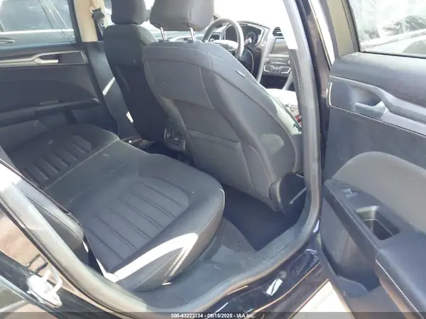 3FA6P0LU6KR158498 2019 FORD FUSION - Image 8