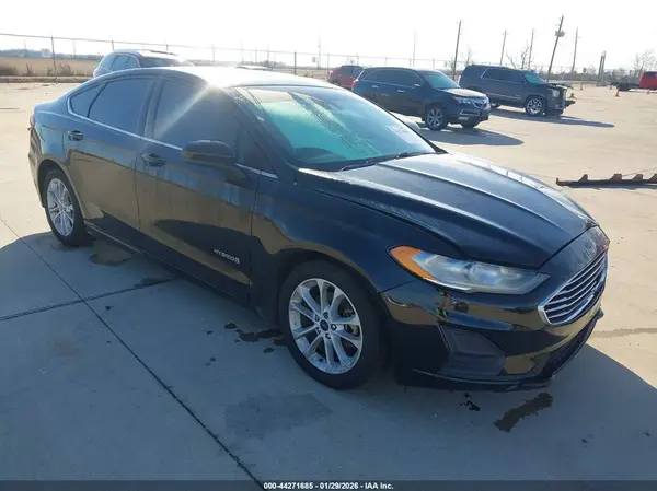 3FA6P0LU6KR182915 2019 FORD FUSION - Image 1