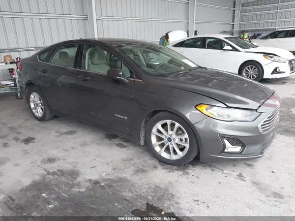 3FA6P0LU6KR220580 2019 FORD FUSION - Image 1