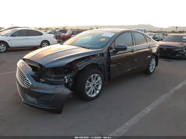 3FA6P0LU6LR205868 2020 FORD FUSION - Image 2