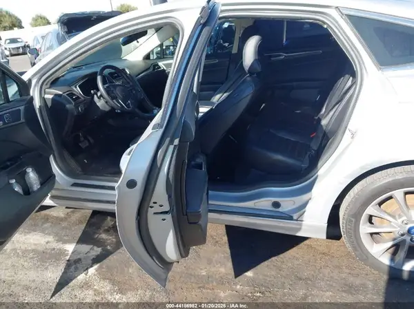 3FA6P0LU7HR163539 2017 FORD FUSION - Image 8