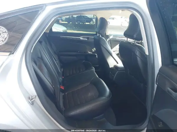 3FA6P0LU7HR188215 2017 FORD FUSION - Image 8