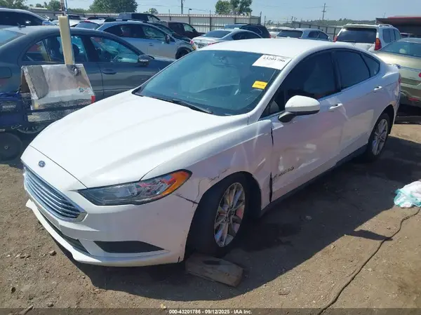 3FA6P0LU7HR264127 2017 FORD FUSION - Image 2
