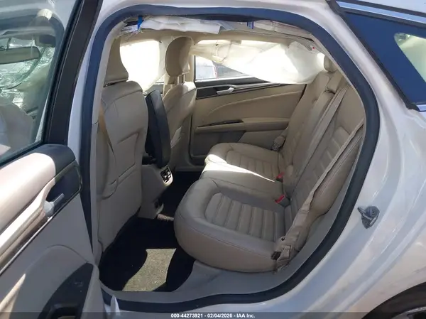 3FA6P0LU7HR275158 2017 FORD FUSION - Image 8