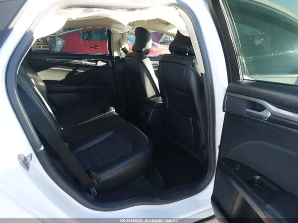 3FA6P0LU7HR285396 2017 FORD FUSION - Image 8