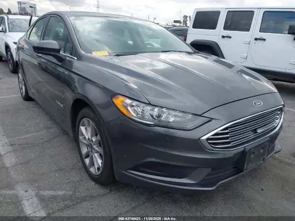3FA6P0LU7HR286208 2017 FORD FUSION - Image 1