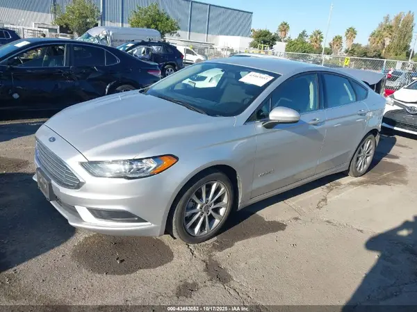 3FA6P0LU7HR315285 2017 FORD FUSION - Image 2