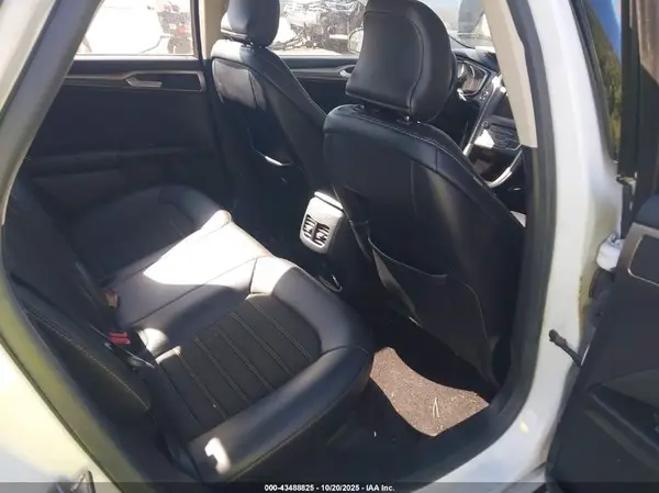3FA6P0LU7HR338551 2017 FORD FUSION - Image 8