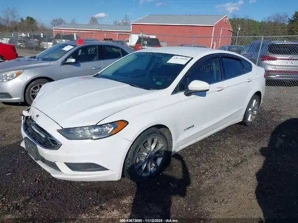3FA6P0LU7HR380640 2017 FORD FUSION - Image 2