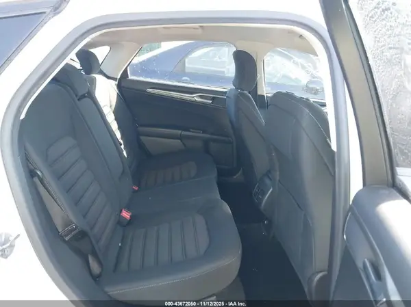 3FA6P0LU7HR380640 2017 FORD FUSION - Image 8