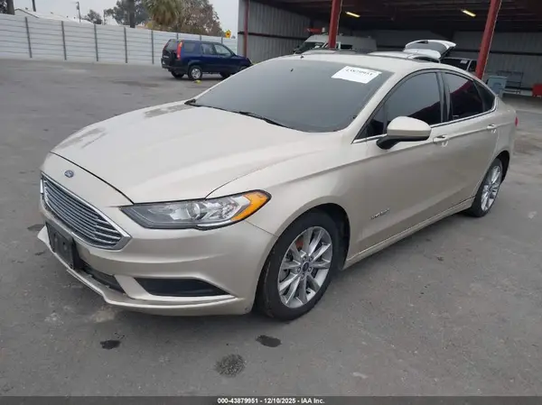 3FA6P0LU7HR381397 2017 FORD FUSION - Image 2