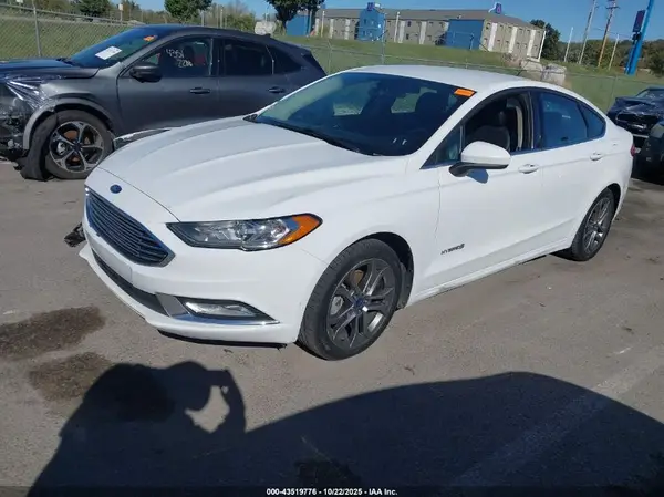 3FA6P0LU7HR386969 2017 FORD FUSION - Image 2