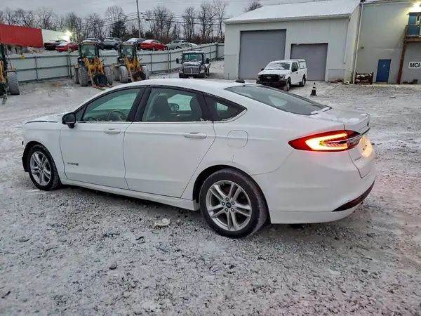 3FA6P0LU7JR132703 2018 FORD FUSION - Image 2
