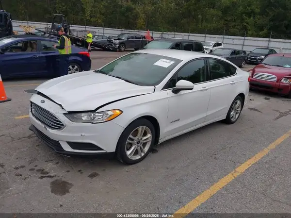 3FA6P0LU7JR133365 2018 FORD FUSION - Image 2
