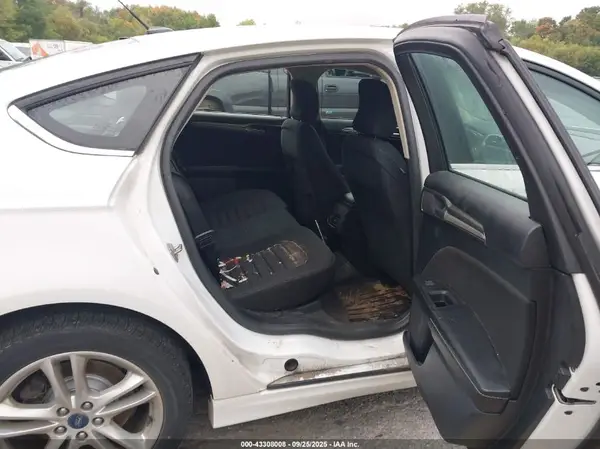 3FA6P0LU7JR133365 2018 FORD FUSION - Image 8