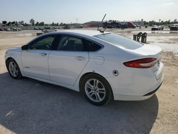 3FA6P0LU7JR171744 2018 FORD FUSION - Image 2