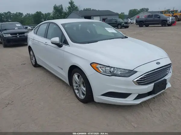 3FA6P0LU7JR188110 2018 FORD FUSION - Image 1