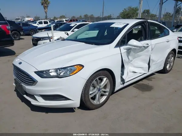 3FA6P0LU7JR249519 2018 FORD FUSION - Image 2