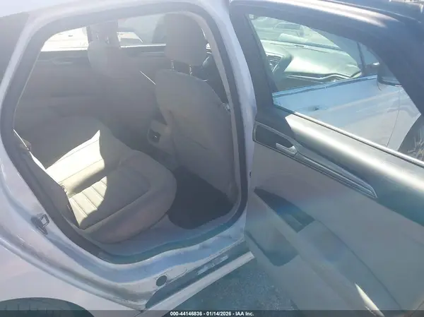 3FA6P0LU7JR261170 2018 FORD FUSION - Image 8