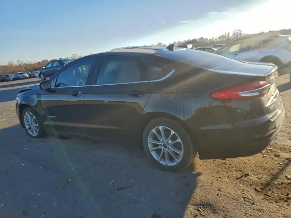 3FA6P0LU7KR120813 2019 FORD FUSION - Image 2