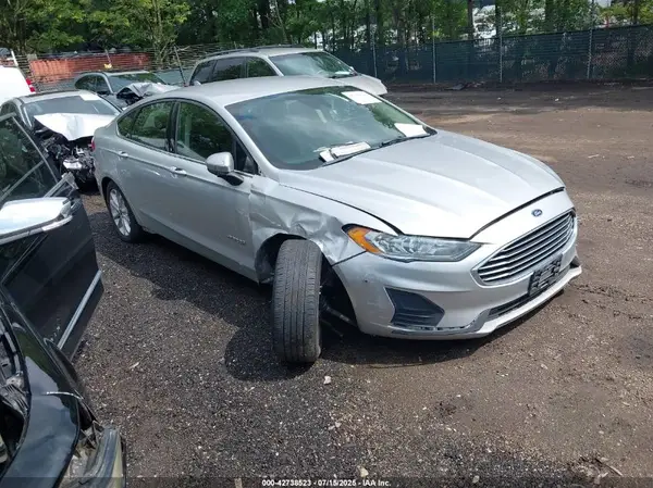 3FA6P0LU7KR121038 2019 FORD FUSION - Image 1