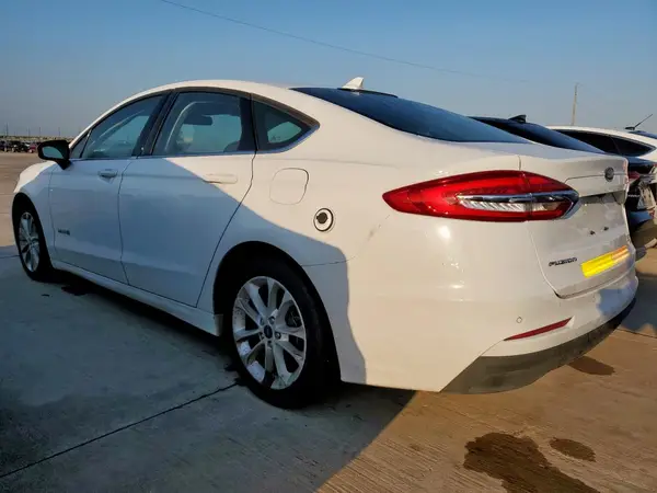 3FA6P0LU7KR124926 2019 FORD FUSION - Image 2