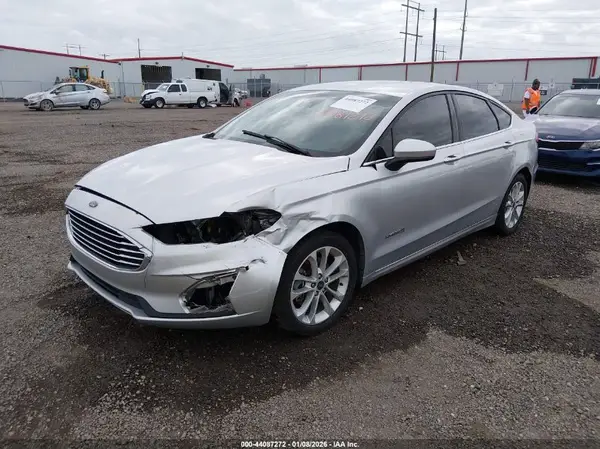 3FA6P0LU7KR151947 2019 FORD FUSION - Image 2