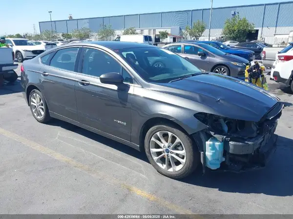 3FA6P0LU7KR216781 2019 FORD FUSION - Image 1