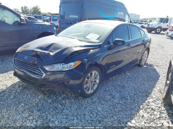 3FA6P0LU7KR25659 2019 FORD FUSION - Image 2
