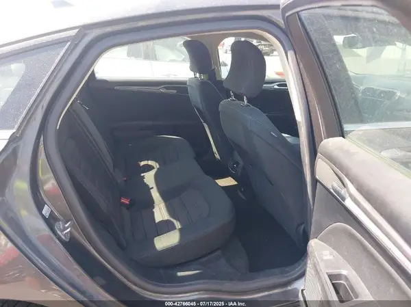 3FA6P0LU7KR261588 2019 FORD FUSION - Image 8