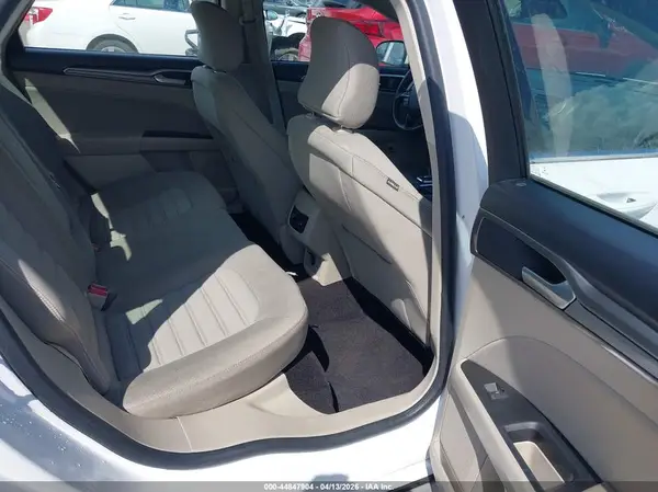 3FA6P0LU7KR263762 2019 FORD FUSION - Image 8