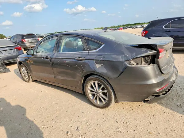 3FA6P0LU7LR151058 2020 FORD FUSION - Image 2