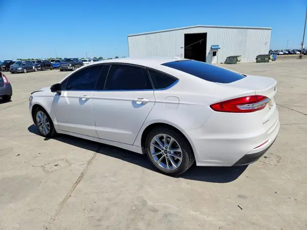 3FA6P0LU7LR190037 2020 FORD FUSION - Image 2