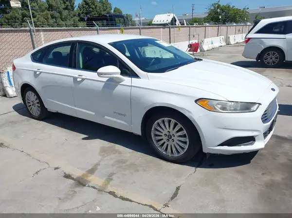 3FA6P0LU8GR235282 2016 FORD FUSION - Image 1