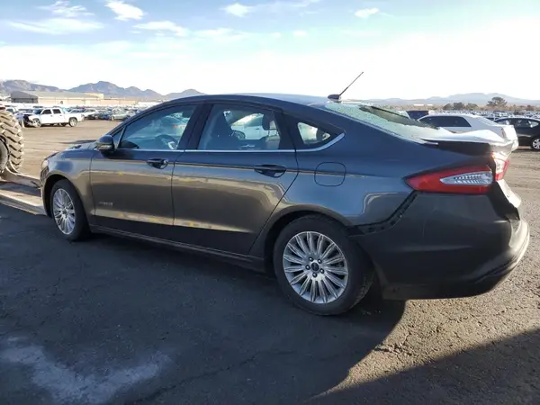 3FA6P0LU8GR261011 2016 FORD FUSION - Image 2