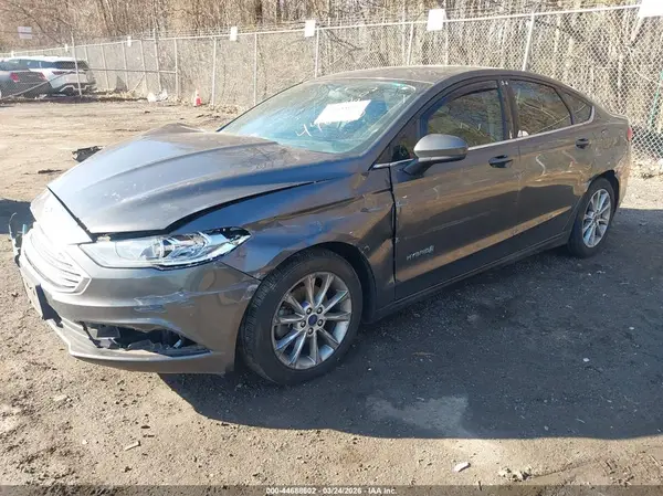 3FA6P0LU8HR138391 2017 FORD FUSION - Image 2