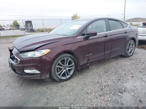 3FA6P0LU8HR161718 2017 FORD FUSION - Image 2