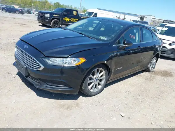 3FA6P0LU8HR216961 2017 FORD FUSION - Image 2