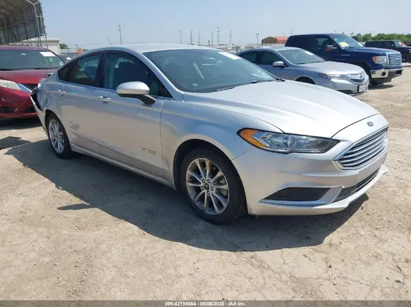 3FA6P0LU8HR221285 2017 FORD FUSION - Image 1