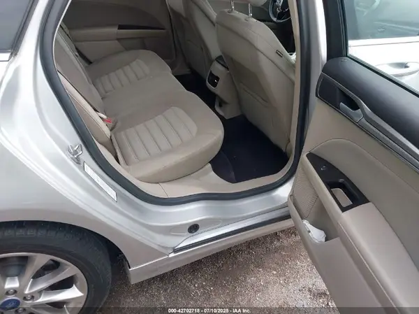 3FA6P0LU8HR237826 2017 FORD FUSION - Image 8