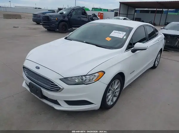 3FA6P0LU8HR254965 2017 FORD FUSION - Image 2