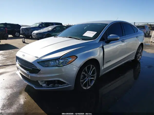 3FA6P0LU8HR260507 2017 FORD FUSION - Image 2