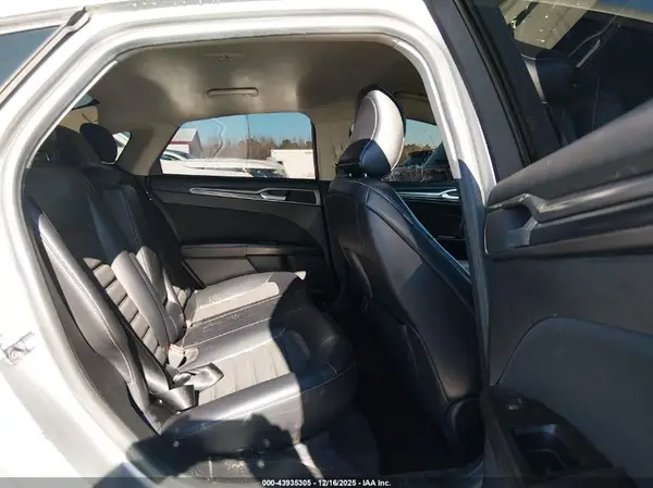 3FA6P0LU8HR260507 2017 FORD FUSION - Image 8
